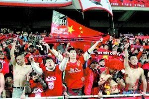 2018-04-11 章子怡曾发布过一组《胭脂扣》剧照，配文：“满目繁华，终归沉寂！